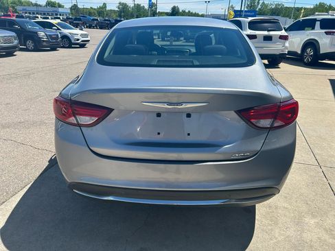 Used 2015 Chrysler 200 Limited FWD image 6