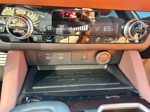 New 2025 Mitsubishi Outlander SEL image 11