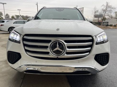 Certified 2025 Mercedes-Benz GLS 450 4MATIC image 4
