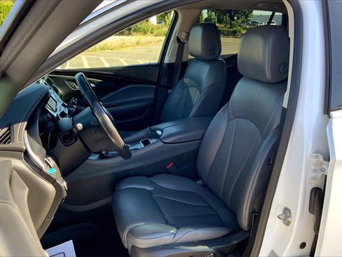 Used 2019 Buick Envision Premium w/ Driver Confidence Package image 9