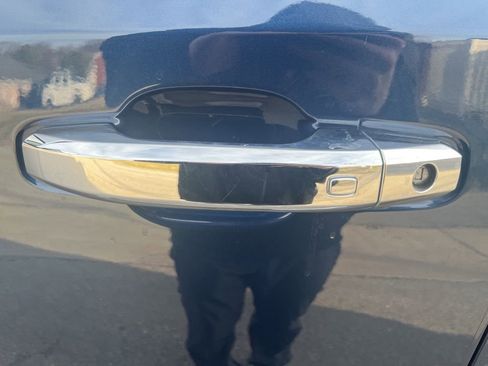 Used 2022 Chevrolet Silverado 1500 LTZ w/ LTZ Premium Package image 39