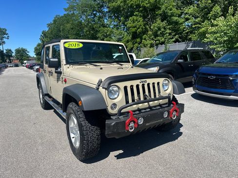 Used 2018 Jeep Wrangler Unlimited Sport S AWD/4WD image 4