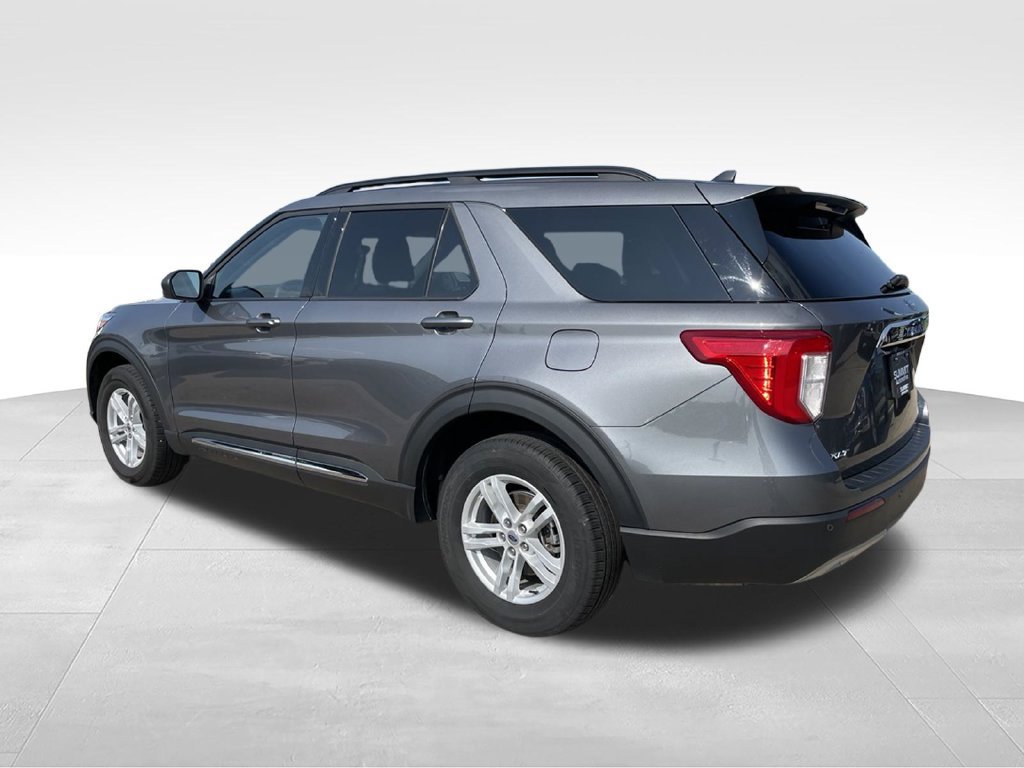 Used 2024 Ford Explorer XLT w/ Equipment Group 202A AWD/4WD image 6