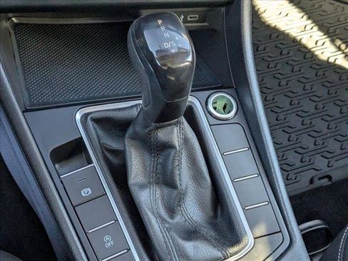 Used 2022 Volkswagen Jetta S image 12