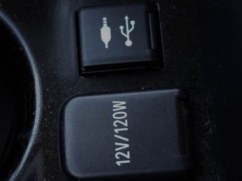 Used 2020 Toyota Prius L Eco image 30