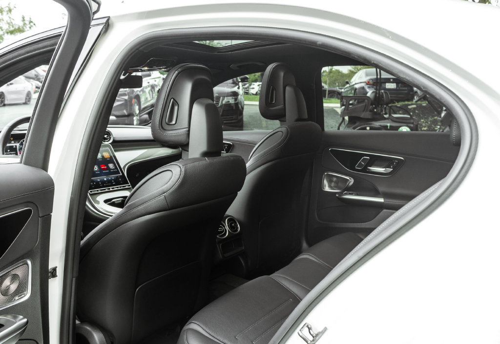 Used 2025 Mercedes-Benz C 43 AMG 4MATIC Sedan image 31
