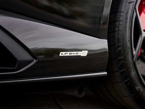 Used 2023 Lamborghini Huracan Tecnica image 8