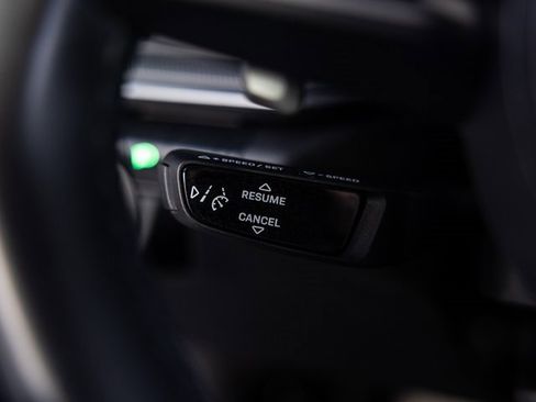 Used 2024 Porsche 911 Targa 4S w/ Premium Package image 40