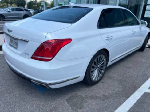 Used 2018 Genesis G90 3.3T Premium RWD image 3
