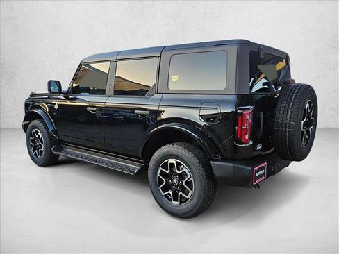 New 2026 Ford Bronco Outer Banks AWD/4WD image 9