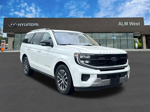 Used 2025 Ford Expedition Platinum AWD/4WD image 3