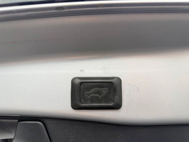 Used 2020 Toyota RAV4 Limited AWD/4WD image 26