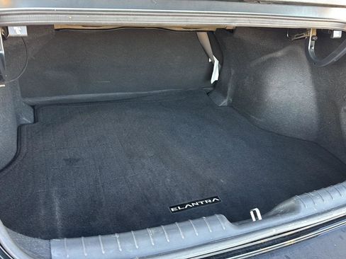 Used 2023 Hyundai Elantra SEL w/ Convenience Package image 27