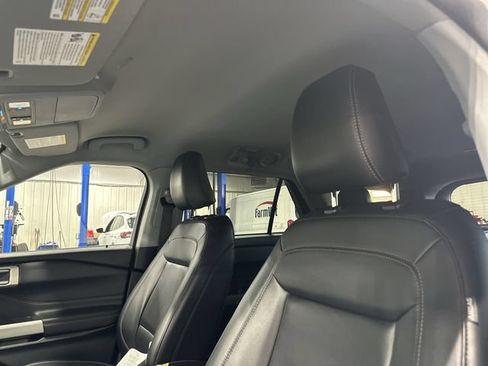 Used 2023 Ford Explorer XLT w/ Equipment Group 202A AWD/4WD image 20