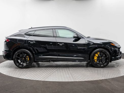 Used 2022 Lamborghini Urus image 65