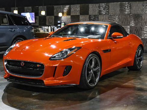Used 2014 Jaguar F-TYPE S RWD image 9