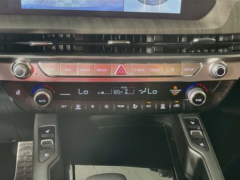Used 2024 Kia Telluride SX Prestige AWD/4WD image 17