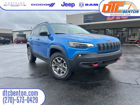 Used 2022 Jeep Cherokee Trailhawk w/ Trailer Tow Group image 1