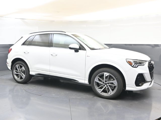 Used 2025 Audi Q3 2.0T Premium w/ Convenience Plus Package AWD/4WD image 7