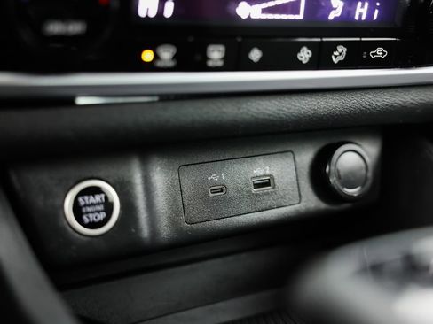 Used 2023 Nissan Rogue SV image 27