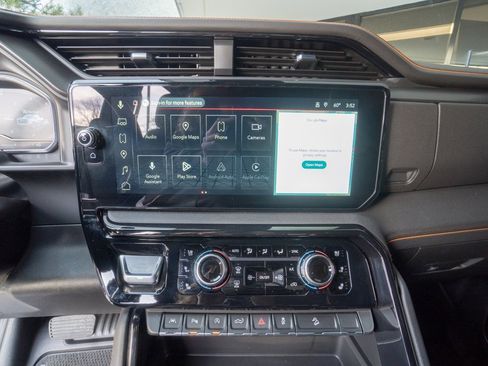 Used 2025 GMC Sierra 1500 AT4 w/ AT4 Premium Package image 11