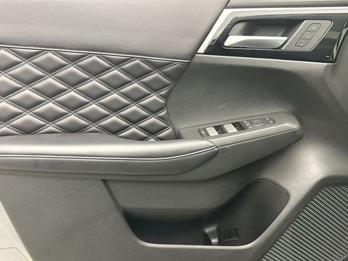 Used 2023 Mitsubishi Outlander SEL 40th Anniversary image 9