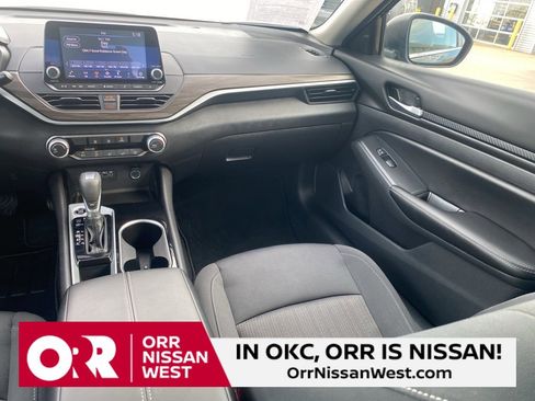 Used 2024 Nissan Altima 2.5 SV image 20