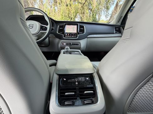 Used 2025 Volvo XC90 B5 Ultra w/ Protection Package AWD/4WD image 38