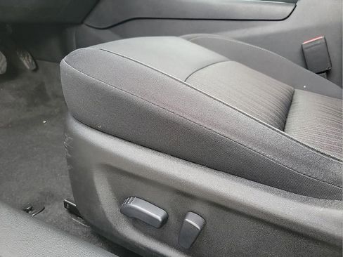 Used 2025 Nissan Altima 2.5 SV FWD image 12