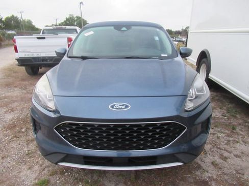 Certified 2020 Ford Escape SE image 2