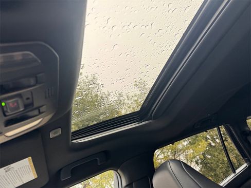 Used 2023 Toyota Highlander XSE image 26