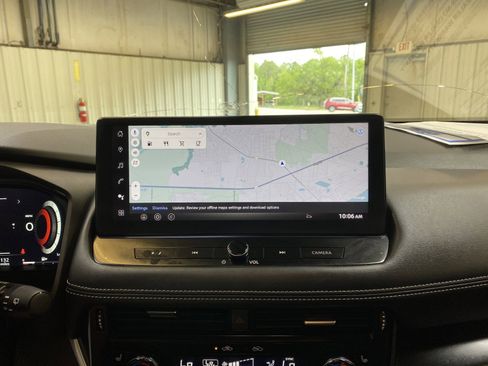 Used 2025 Nissan Rogue SL w/ Tech Package FWD image 42