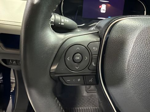 Used 2019 Toyota RAV4 Limited AWD/4WD image 18