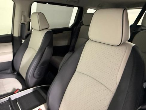 Used 2026 Honda Odyssey Elite image 30
