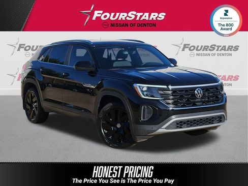 Used 2024 Volkswagen Atlas Cross Sport SE w/ Panoramic Sunroof Package FWD image 1