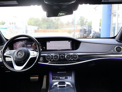 Used 2019 Mercedes-Benz S 560 4MATIC Sedan image 16