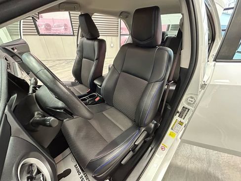 Used 2017 Toyota Corolla SE w/ Carpet Mat Package (TMS) image 7