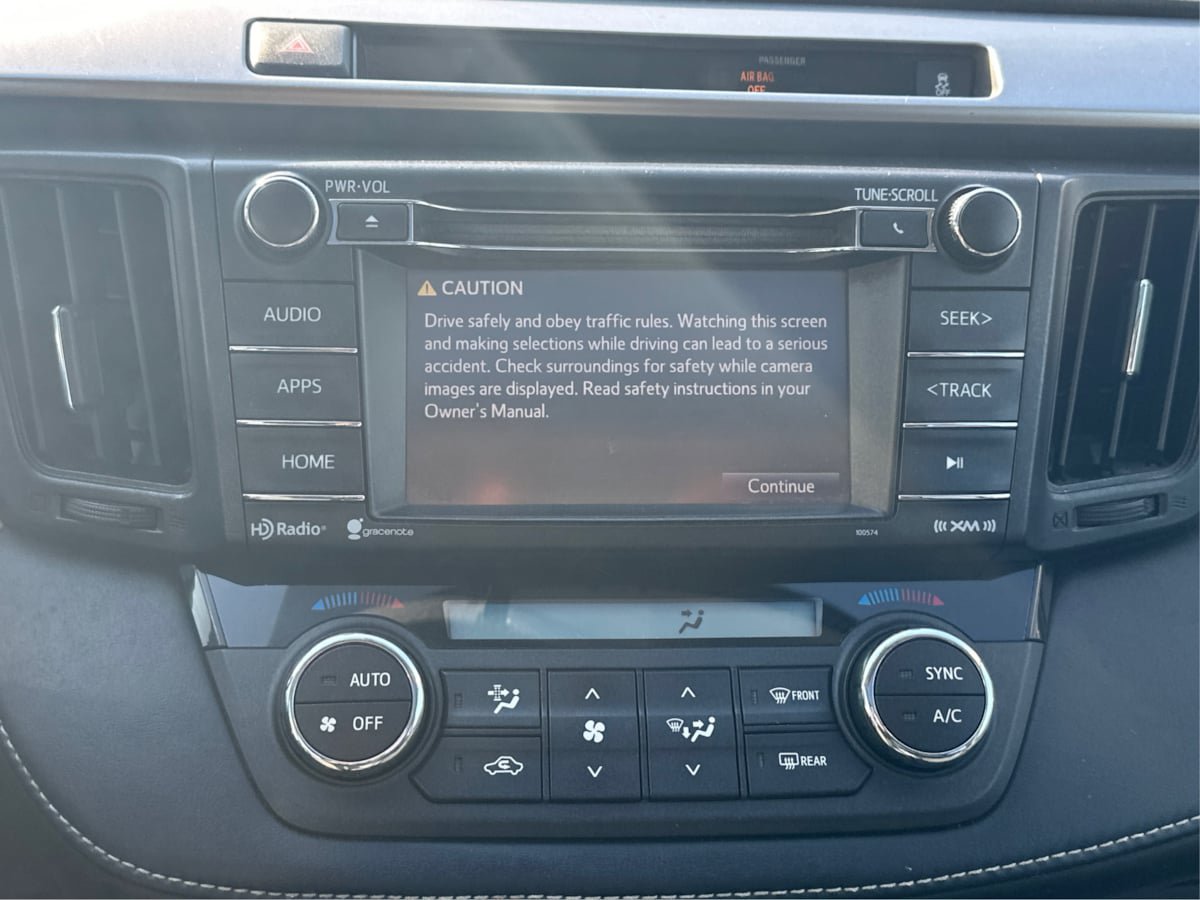 Used 2016 Toyota RAV4 XLE AWD/4WD image 19