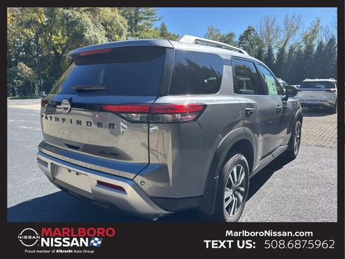 New 2025 Nissan Pathfinder SL w/ Black Appearance Package image 7