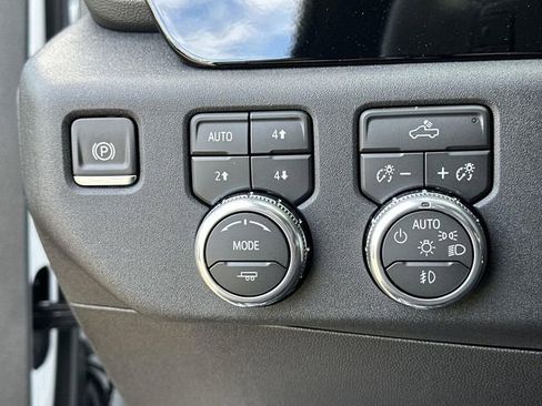 New 2026 GMC Sierra 1500 Elevation image 16