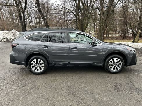 Certified 2025 Subaru Outback Premium image 9