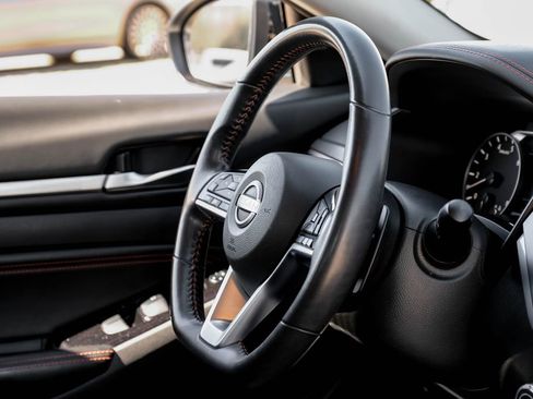 Used 2023 Nissan Altima 2.5 SR image 13