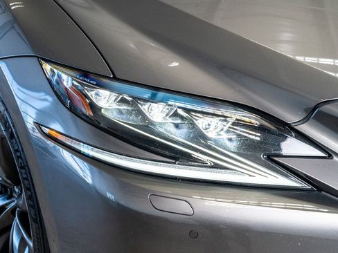 Used 2019 Lexus LS 500 F Sport image 18