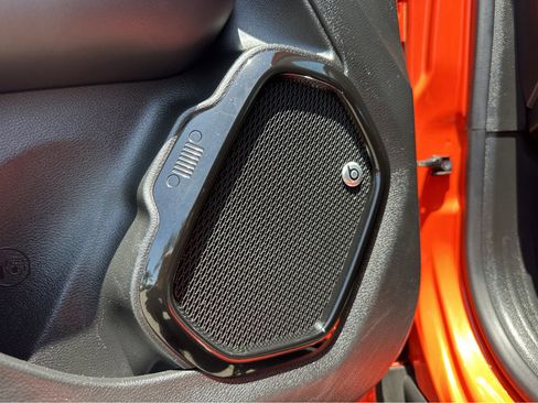 Used 2017 Jeep Renegade Altitude image 35