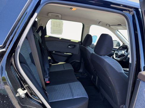 Used 2023 Nissan Rogue SV FWD image 18