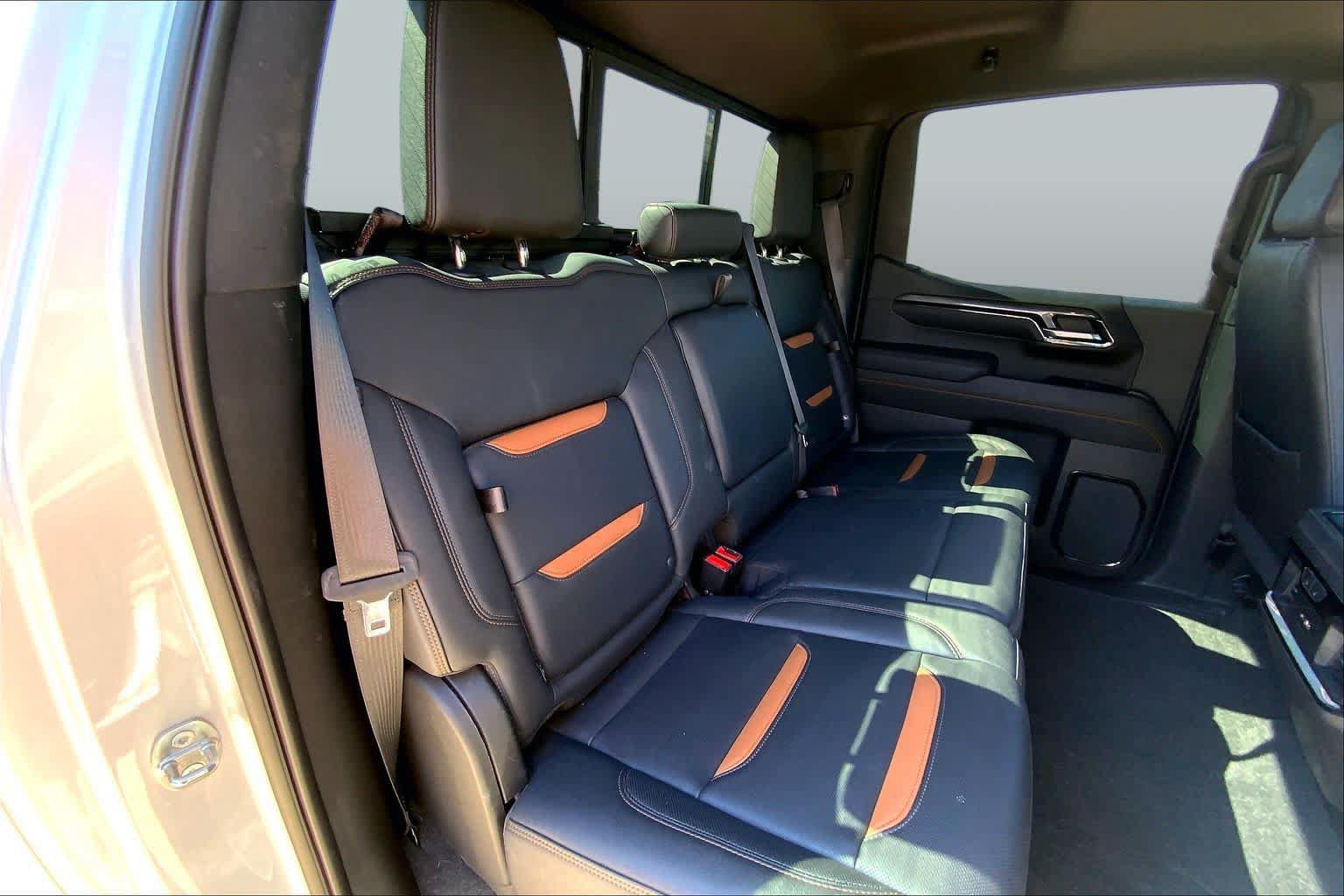 Used 2022 GMC Sierra 1500 AT4 w/ AT4 Premium Package AWD/4WD image 18