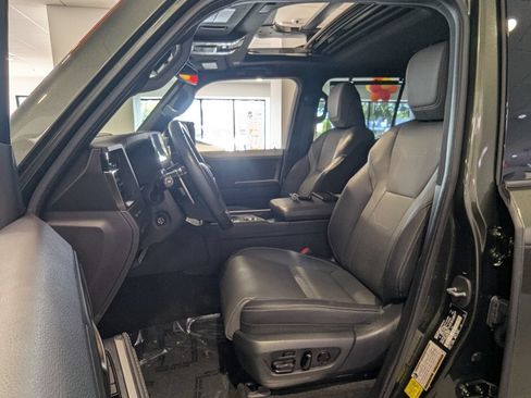 Used 2024 Lexus GX 550 w/ Cold Area Package AWD/4WD image 12