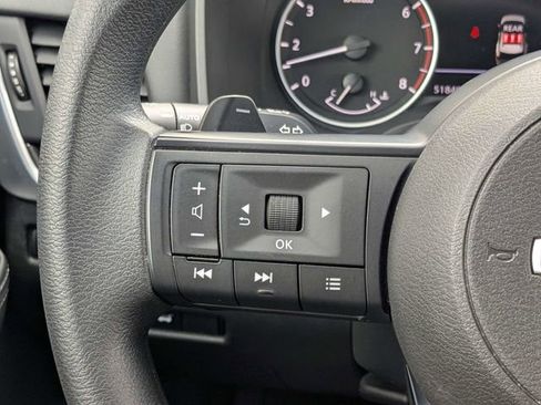Used 2024 Nissan Rogue SV FWD image 24