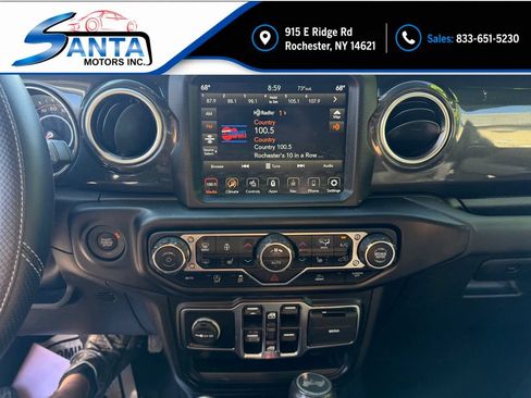 Used 2022 Jeep Wrangler Unlimited Sahara AWD/4WD image 8