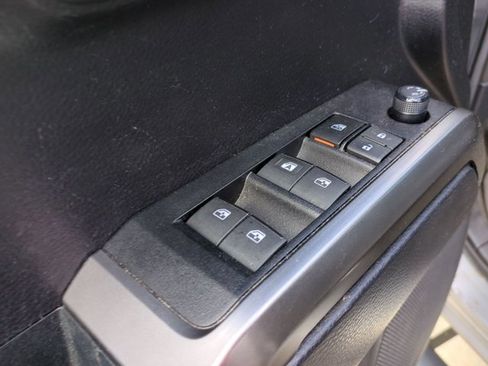 Used 2021 Toyota Tacoma SR5 RWD image 12